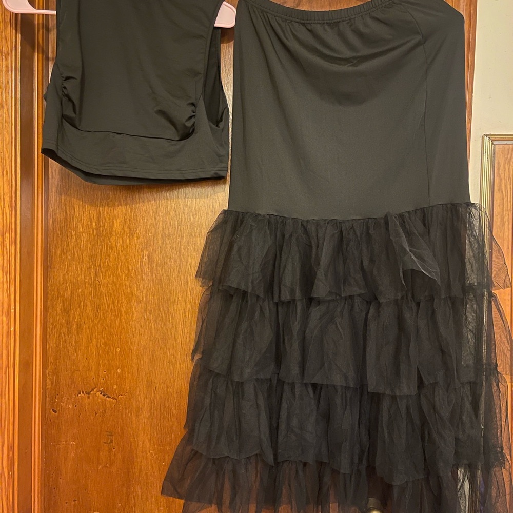 Two Piece Elegant Black Tiered Crop Top & Tulle Skirt